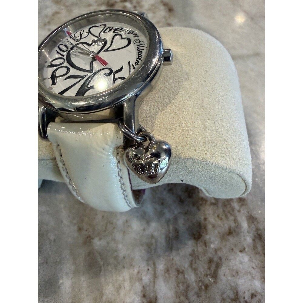 Juicy Couture Watch 32mm White Leather Band Hearts & Love Stainless Steel Case - Picture 4 of 13
